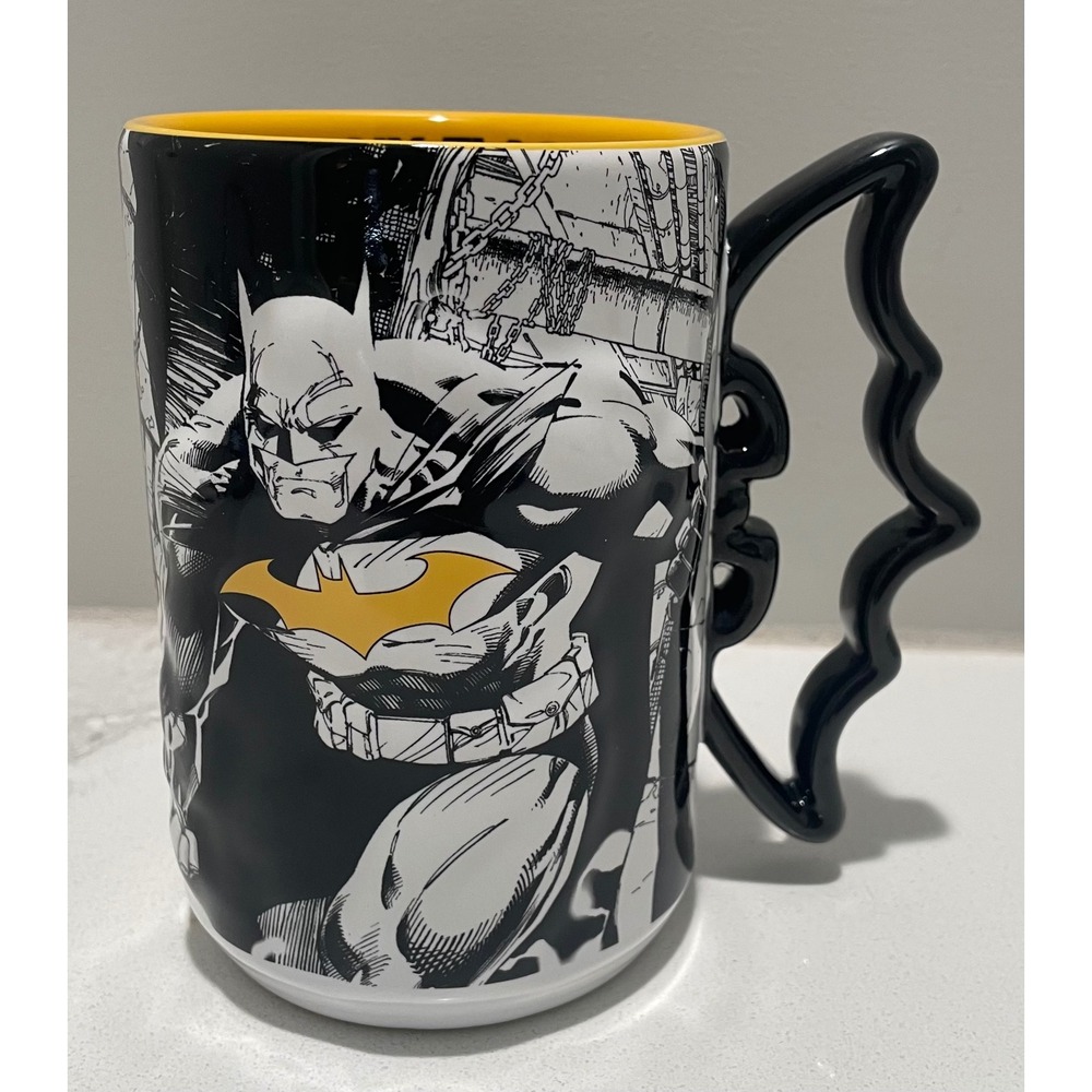 Six Flags DC Comics Batman Mug Black White Yellow Bat Wing Handle UC180623